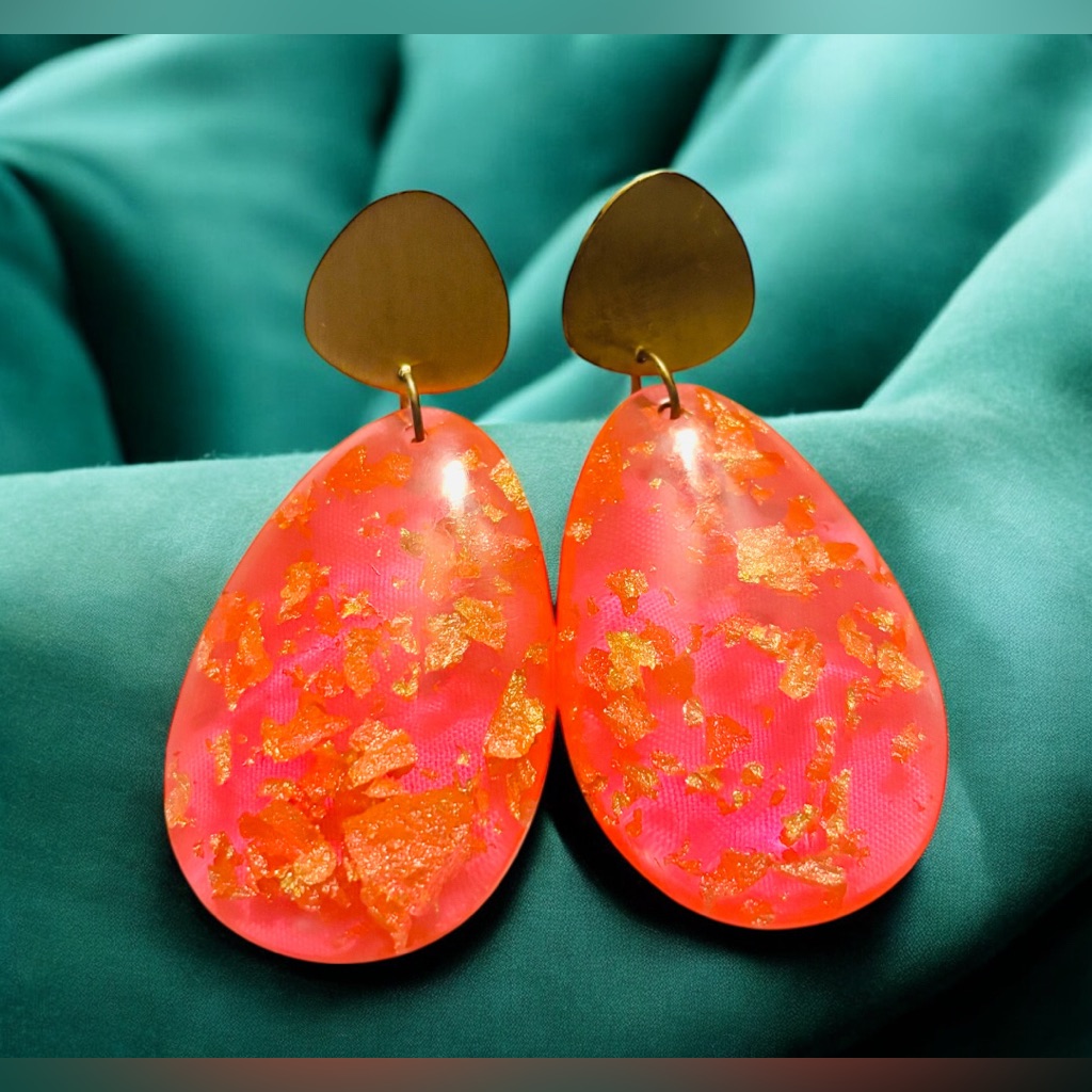 Sassy Jones Pink Teardrop Earrings 18$